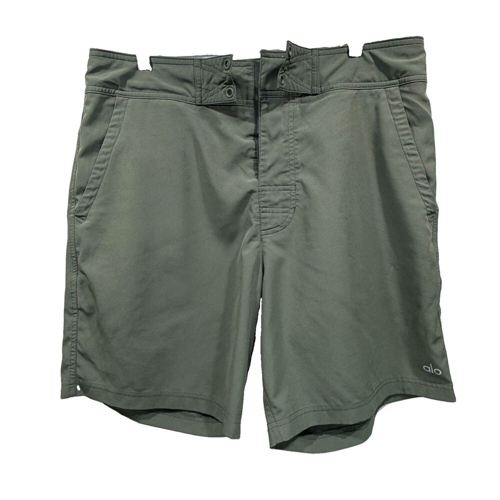 ALO Men’s Size L Yoga Plow Board Shorts Army Green Hook and Loop Closure